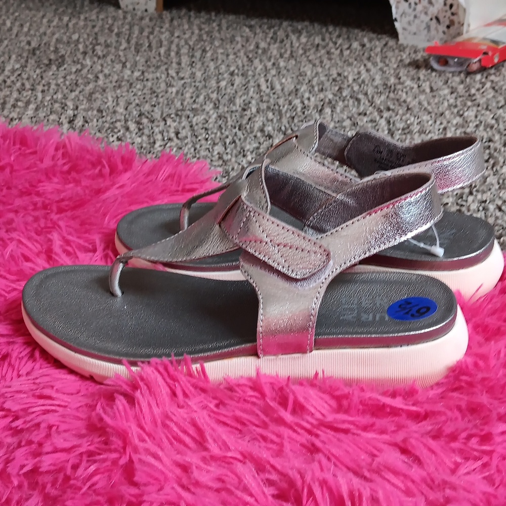 Shoes - Picture 2 of 3